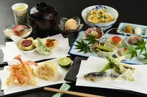 Tominokoji Tempura Matsui_Matsu Course - Matsui's standard tempura course featuring carefully selected seasonal ingredients. Three varieties of appetizers, two varieties of assorted sashimi, and twelve or more varieties of tempura.