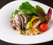 Super Dining Verdure_Fresh Seasonal Salad made with vegetables from the in-house plant factory