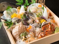 Kai to Sumibi to Nihonshu Tawawa_Live Shellfish Sashimi (5 kinds) - 	Enjoy seasonal shellfish!