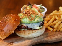 ROLLER COAST MinatoMirai Branch_Wasabi Burger - It has a refreshing taste with a combination of avocado and wasabi.