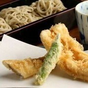 Teuchi Soba to Kamo Ryouri Jigen_Anago Ten Seiro - Served with freshly fried conger eel.