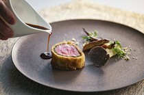 Nouvelle Epoque_Wellington-style of Wagyu Beef Fillet