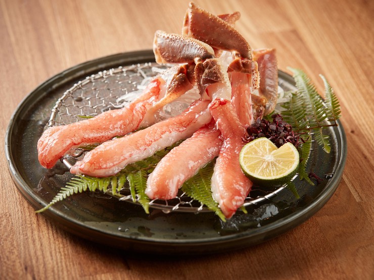 Echizen_Crab Sashimi - A speciality food that lets customers fully enjoy the actual crab flavors.