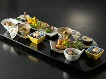 Japanese Cuisine RAKUSEIAN_Appetizer - that delights both the senses of sight and taste. It's an encounter between guests and cuisine.