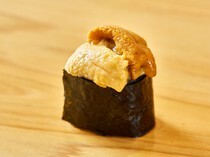 Sushi Renma_Uni (sea urchin) - Offers an uncompromising selection. You can also compare the different types.