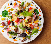 Amusez-vous_Vegetable and Seafood Salad - Enjoy seasonal vegetables and seafood cooked in various ways.