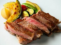 Kobe Beef Daia Asakusa Rakutenchi Branch_Kobe Beef Sirloin Steak (110g) - Enjoy the sweetness, aroma and aftertaste.