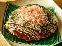Okonomiyaki Teppanyaki Enmusubi_Okonomiyaki - Pork, seafood, and toppings as you would like to eat. 
