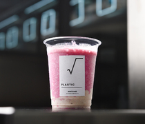 Root2 LABO_Magenta - Definitely photogenic! A pink smoothie overflowing with cuteness