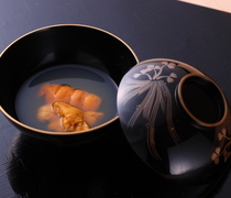 Sushi JIN-E_Sea Urchin and Clam Soup - this dish marks a new beginning in food (An item from the Chef's Choice Course 30,000 JPY)