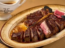 Peter Luger Steak House Tokyo_USDA Prime Beef Dry Aged Steak - The meat is grilled in a special oven at over 500°C for the entire plate.