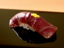 Ryoheisushi_Soy-marinated Tuna Nigiri - Special marinade enhances the flavor of lean tuna.