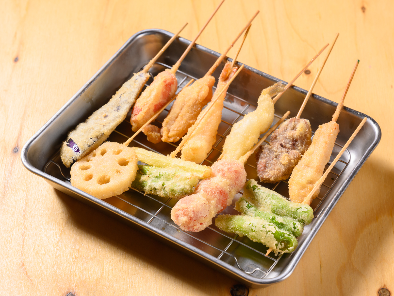 Ebisu Shoten Shin-Sapporo Branch_Kushikatsu Skewers -Taste the flavor of the ingredients with the crispy batter. There are many varieties to enjoy.