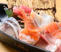 Ebisu Shoten Minami 4 Nishi 3_Kurofune Assortment - Great value sashimi platter. Some people order more than one at a table.