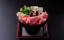Gyumon Takumi_Sukiyaki - Enjoy the taste of luxurious meat. A popular menu item of carefully selected marbled beef that attracts foreigners.