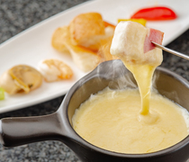 Fushimi Griller_Fushimi Griller's Traditional Cheese Fondue - The sauce of the original blend complements the richness and umami.