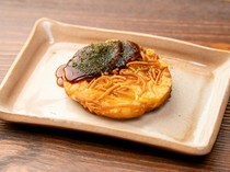 Okonomiyaki Matochan_Ageoko - Palm-sized, portable, fried okonomiyaki.