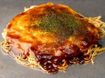 Okonomiyaki Matochan_Niku-Tama Soba - The traditional okonomiyai has used the same cooking methods since the first generation.