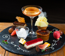 GRAND HOURS TENJIN_Dessert Mist - is a greedy dish that allows you to taste both desserts made by the patissier and seasonal fruits.