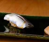 Sushi Kuramasa_Sushi Kohada - The flavor is concentrated yet refreshing and exquisite.