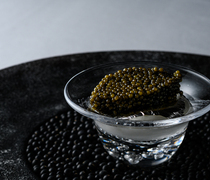 Restaurant DESTINA_Ginza - Served generously with sparkling caviar. The unexpected amount of food is unintentionally relaxing to the cheeks.