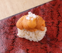Ginza Sushi Inada_Sea Urchin Salt Nigiri - It is sweet and melt-in-your-mouth delicious.