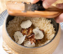 Izakaya Tanuki_Rice cooked with Foie Gras and Truffles - Sautéed foie gras and truffles are lavishly used, adding a rich, aromatic flavor.