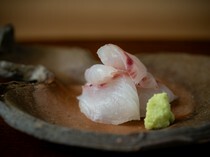 Kappou Toumyou_Wild Sea Bream Sashimi- Experience the deliciousness of wild sea bream.