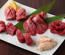 Ushikoi Ikebukuro Branch_Ultimate Ushikoi Assortment - Like a meat theme park, you can enjoy a variety of tastes! 