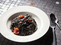EL Patio_Ikasumi - The luxurious aroma and richness of squid ink stand out. An excellent pasta with plenty of seafood flavor.