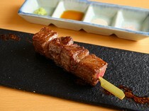 Yamato Ryori Tsukiji Ihachi Nigou_A5 Wagyu Sirloin Skewer - The most popular by far! More than 90% of foreign tourists who visit the restaurant eat it.