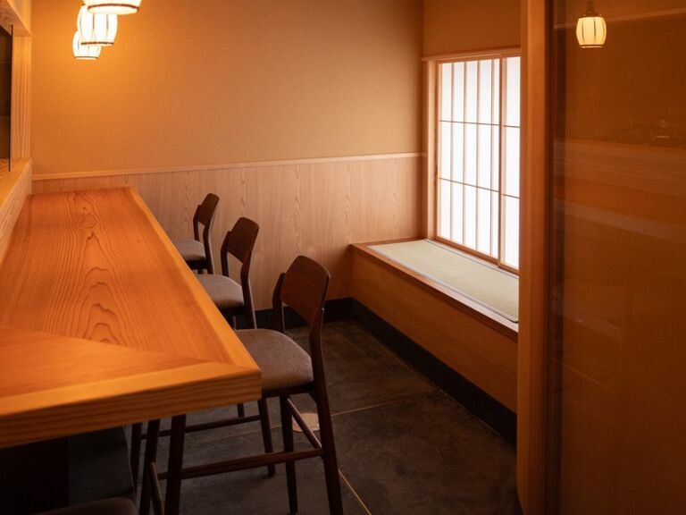 Shintomicho Maruyasu_Inside view