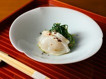 Takanawa Shinzan_Torafugu blowfish salad - The charm of tiger blowfish extends in a salad.