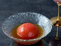 Shimbashi Ren / SAKE STAND R _Yahata Tomato Cold Oden - The cold broth is soaked well.