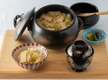 Kikkaso_Rice cooked in Donabe (clay pot) - they carefully select the variety of rice