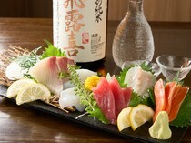 Hananomai Plena Makuhari Branch_Assortment of 5 Types of Hananomai Sashimi - Enjoy fresh fish directly from Toyosu!