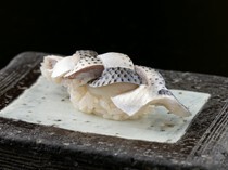 Sushi Aoyagi_Kohada Nigiri - Surprised at the chic and delicious taste created by the careful Edo-mae work.