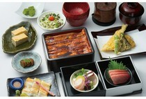 Ginza Tamai_Matsu Course - 8 dishes, including Sashimi and a medium-sized conger eel rice box. Available only at the Ginza branch.