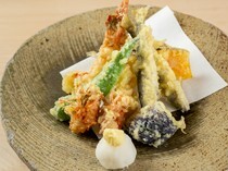 Nihon-ryori Ootsu_Assorted Tempura - Abundant seasonal vegetables with a crispy light batter.