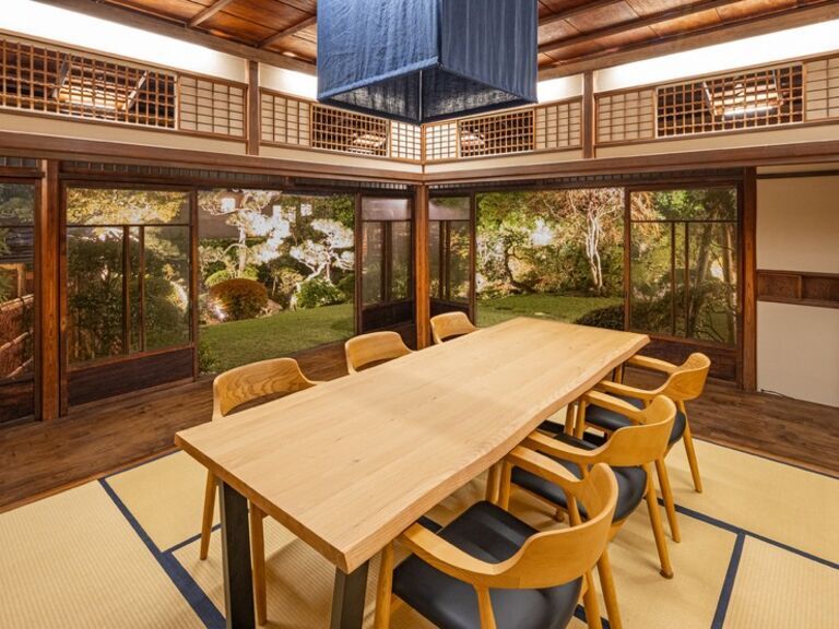 Sasho_Inside view