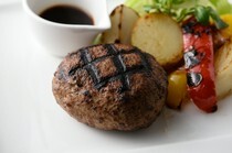 RRR Kobe Beef & Wine Otemachi_Grilled Domestic Beef Hamburger Steak - A recommended lunch
