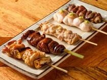 Yakitori Shouchan Ebisu_Omakase 5-piece Assortment - Using the freshest ingredients of the day, the chef serves them with the best grilling conditions.