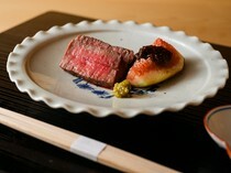 Akasaka Shikian Yoetsu_Charcoal Grilled Tottori Manyo Beef and Fig Dengaku - Enjoy the harmony of Manyo Beef and fig, a blissful taste of luxury.