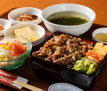 Tenkaaji Sanbashi Main Branch_Tosa Akaushi Beef Sukiju Set Meal - Well seasoned. The meat goes perfectly with rice.