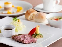 Restaurant Pavé_Nagasaki Beef Dinner - The elegant flavor of local beef is enchanting.