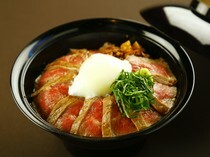 Akaushi Dining yoka-yoka Sakuramachi Branch_Special Akaushi Bowl - The most popular menu item. It is high-quality, fresh Akaushi served over a bowl of rice.