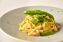 THE TASTE_Aglio e Olio w/ Kujo Green Onions and Manganji Peppers, Black Shichimi and Yuzu - It offers the unique flavors and tastes of Kyoto.