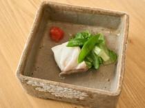 Shikiryori Kitagaichi_Sake-steamed Kue - All the best of the ingredients are brought out.