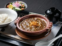 Tsukiji Katsura_Wagyu Donabe Curry Set - The deep richness and the generous flavor of Wagyu beef are perfectly combined.