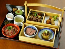 Akaushi Dining yoka-yoka Teppan & Grill_Akaushi Gozen - A popular lunch set. Enjoy the delicious taste of Akagyu beef in various ways.